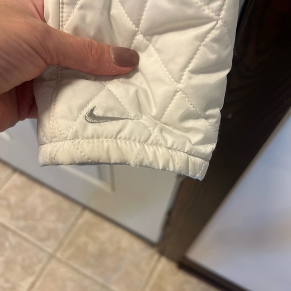 Nike Women's Quilted White Fur Lined Jacket Size L - Picture 7 of 15